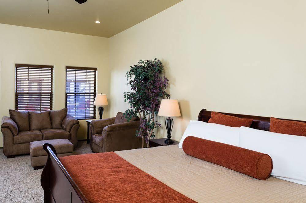 The Courtyard Villas Hobbs Exterior photo